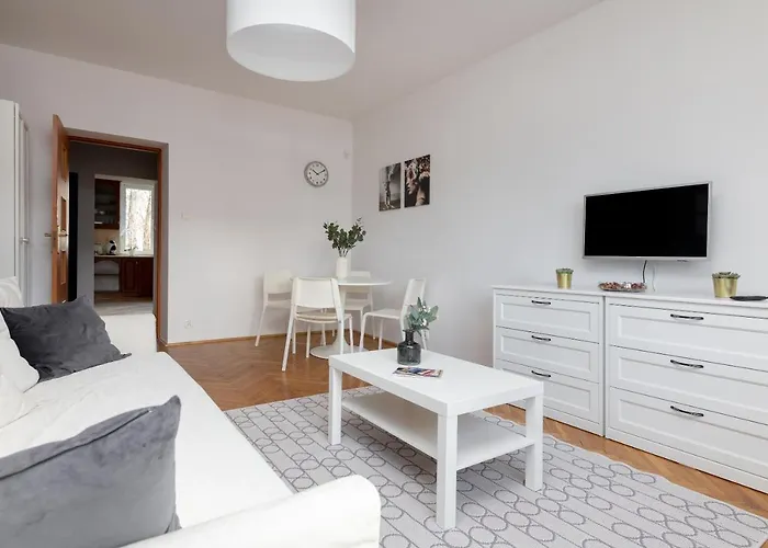 Saska Kepa Modern Apartment